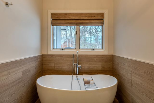 3 Linscott Road, Winhall, VT 05340