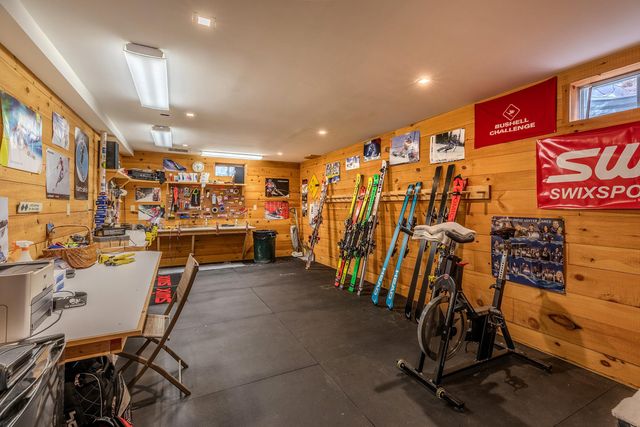 3 Linscott Road, Winhall, VT 05340