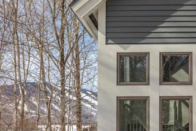 3 Linscott Road, Winhall, VT 05340