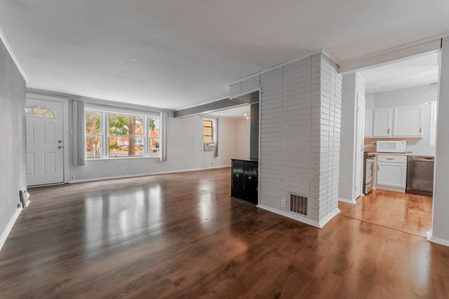 3635 N Oconto Avenue 1, Chicago, IL 60634