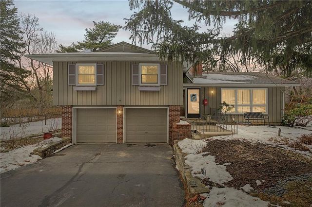 9600 Belinder Road, Leawood, KS 66206