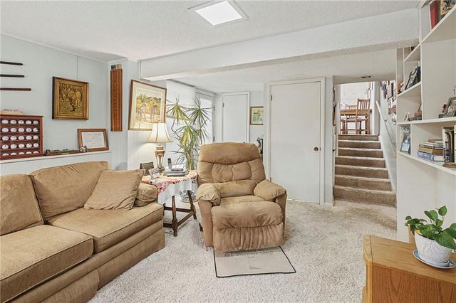 9600 Belinder Road, Leawood, KS 66206