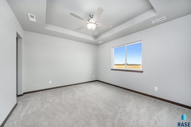 1608 N Tina Dr, Sioux Falls, SD 57110