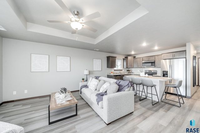 1608 N Tina Dr, Sioux Falls, SD 57110