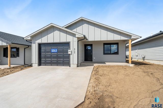 1608 N Tina Dr, Sioux Falls, SD 57110