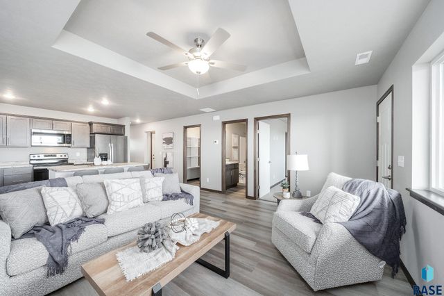 1608 N Tina Dr, Sioux Falls, SD 57110