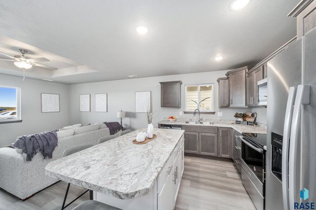 1608 N Tina Dr, Sioux Falls, SD 57110