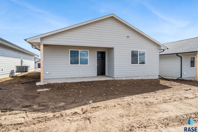 1608 N Tina Dr, Sioux Falls, SD 57110