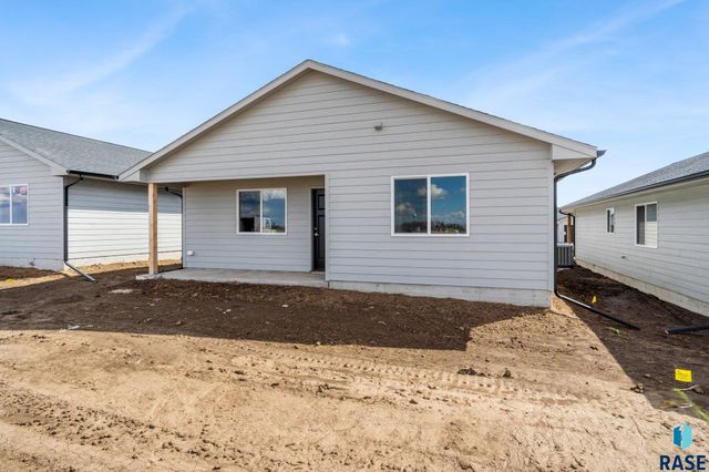1608 N Tina Dr, Sioux Falls, SD 57110