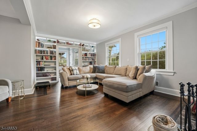 158 Lincoln Ave, Elizabeth City, NJ 07208