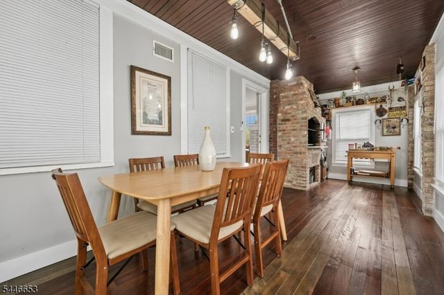 158 Lincoln Ave, Elizabeth City, NJ 07208