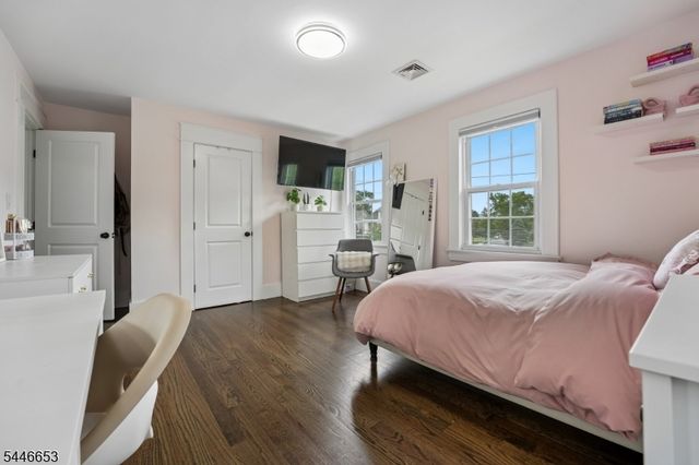 158 Lincoln Ave, Elizabeth City, NJ 07208