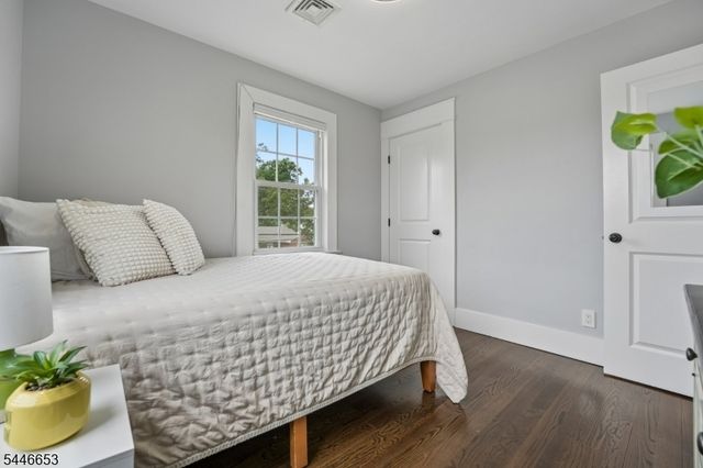 158 Lincoln Ave, Elizabeth City, NJ 07208