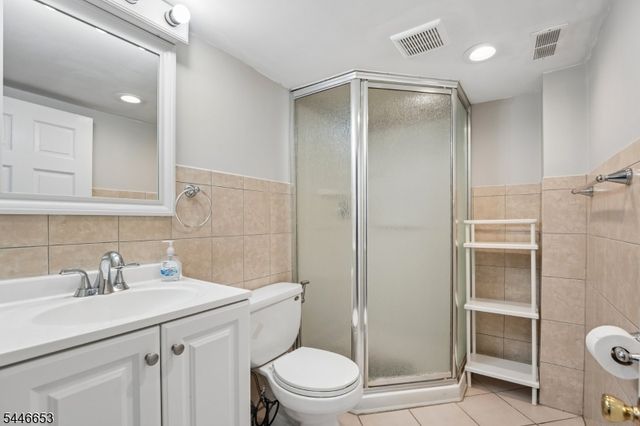 158 Lincoln Ave, Elizabeth City, NJ 07208