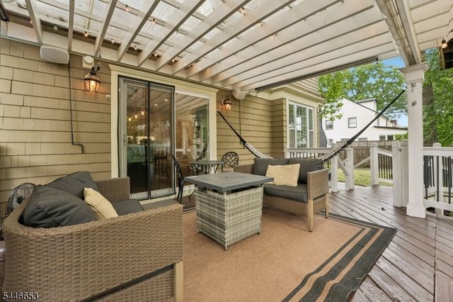 158 Lincoln Ave, Elizabeth City, NJ 07208