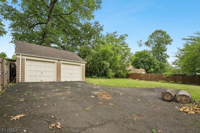 158 Lincoln Ave, Elizabeth City, NJ 07208
