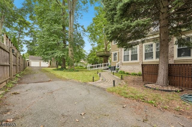 158 Lincoln Ave, Elizabeth City, NJ 07208