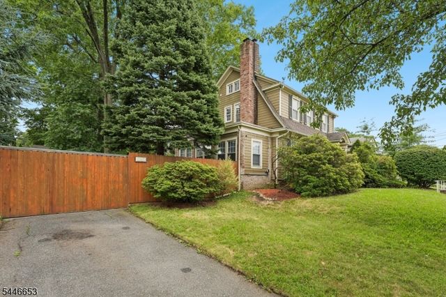 158 Lincoln Ave, Elizabeth City, NJ 07208