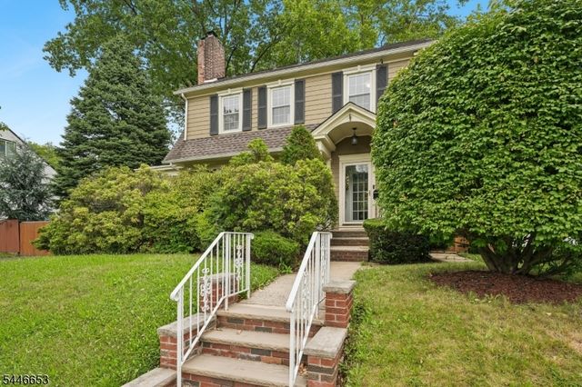 158 Lincoln Ave, Elizabeth City, NJ 07208
