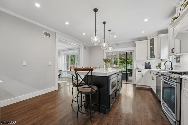 158 Lincoln Ave, Elizabeth City, NJ 07208