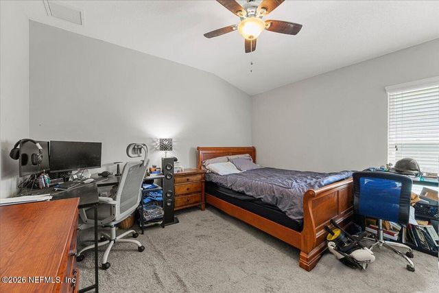 1730 LINDA LAKES Lane, Middleburg, FL 32068