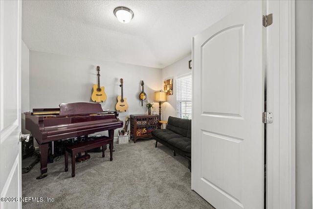 1730 LINDA LAKES Lane, Middleburg, FL 32068