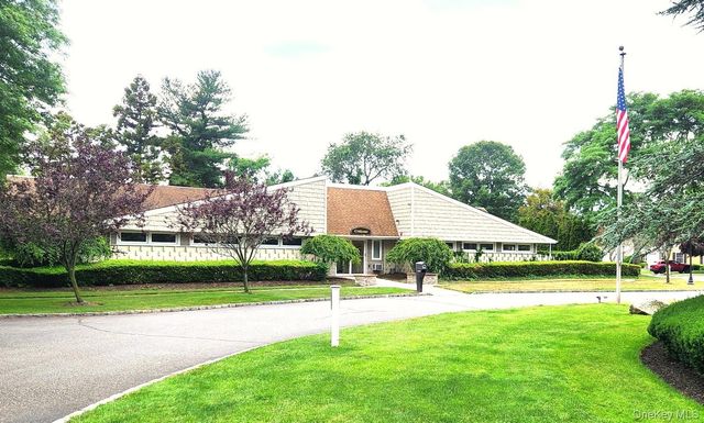9 Freedom Lane, Coram, NY 11727
