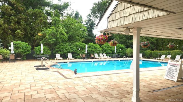 9 Freedom Lane, Coram, NY 11727