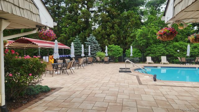 9 Freedom Lane, Coram, NY 11727