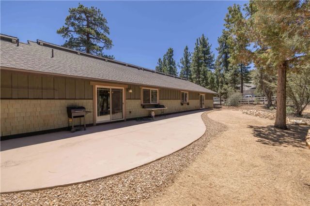 1605 Shenandoah Way, Big Bear City, CA 92314