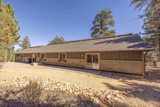 1605 Shenandoah Way, Big Bear City, CA 92314