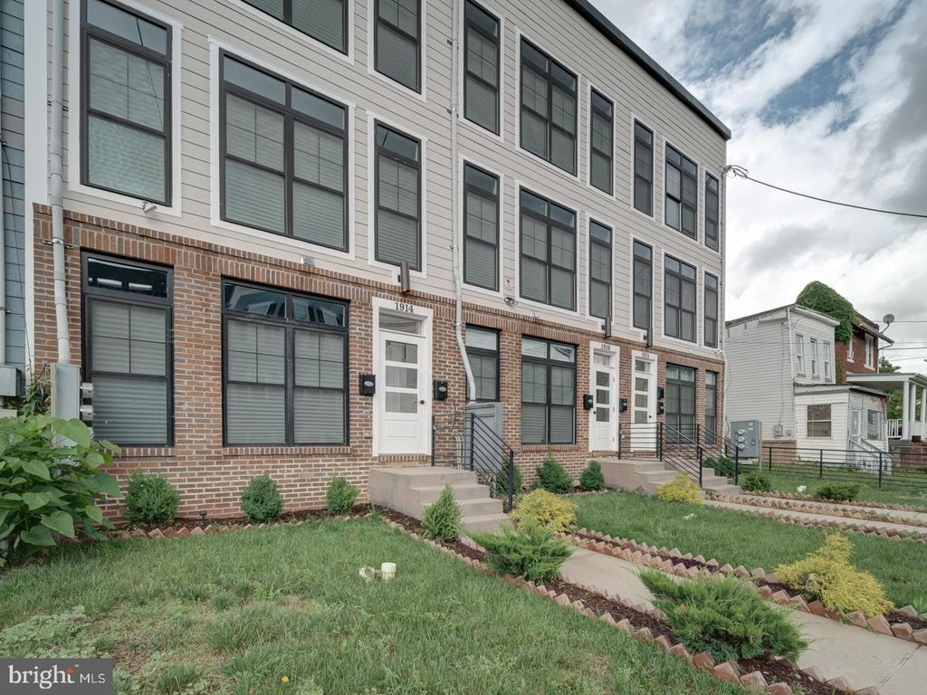1914 CAPITOL AVENUE # 101, Washington, DC 20002