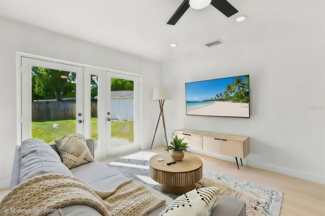 7017 20TH STREET N, St Petersburg, FL 33702