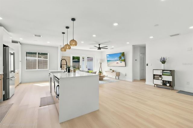 7017 20TH STREET N, St Petersburg, FL 33702