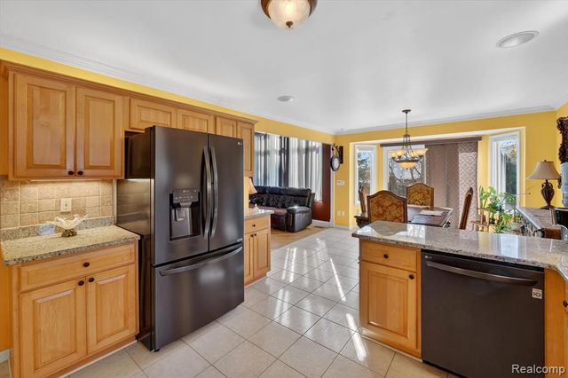 37822 Lilac Lane, Richmond, MI 48062