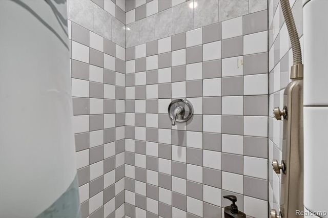 37822 Lilac Lane, Richmond, MI 48062