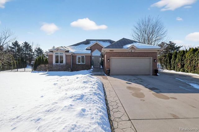 37822 Lilac Lane, Richmond, MI 48062