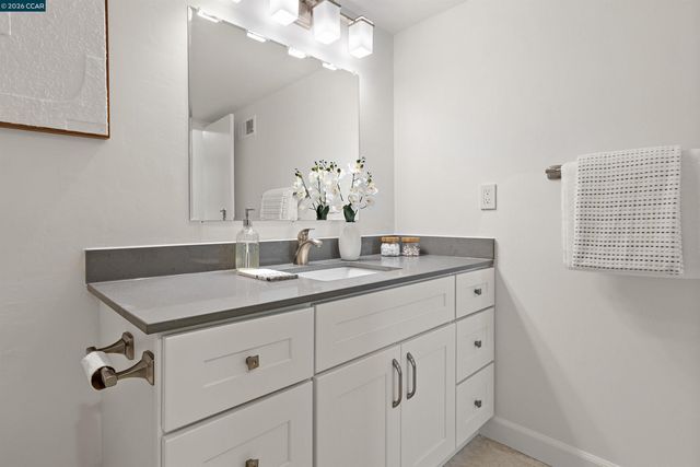 3136 Ptarmigan Dr 6, Walnut Creek, CA 94595