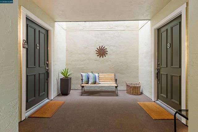 3136 Ptarmigan Dr 6, Walnut Creek, CA 94595