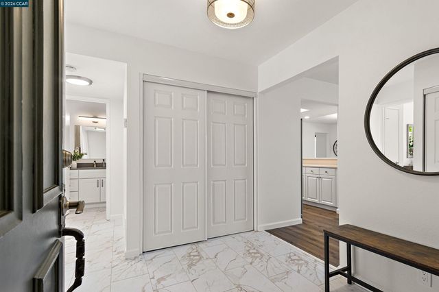 3136 Ptarmigan Dr 6, Walnut Creek, CA 94595