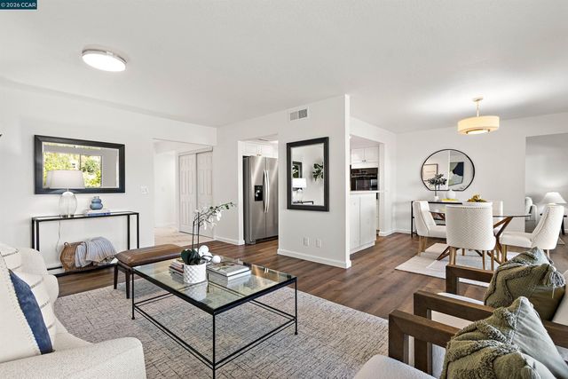 3136 Ptarmigan Dr 6, Walnut Creek, CA 94595