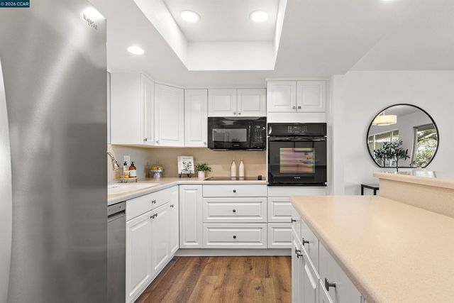 3136 Ptarmigan Dr 6, Walnut Creek, CA 94595