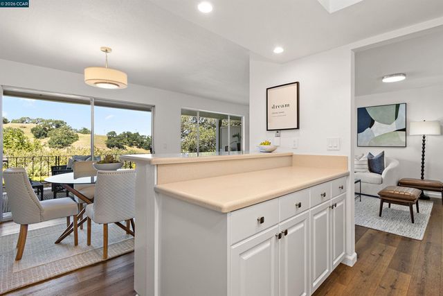 3136 Ptarmigan Dr 6, Walnut Creek, CA 94595