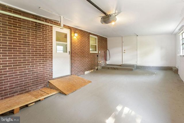 311 E LANCASTER ST, Red Lion, PA 17356