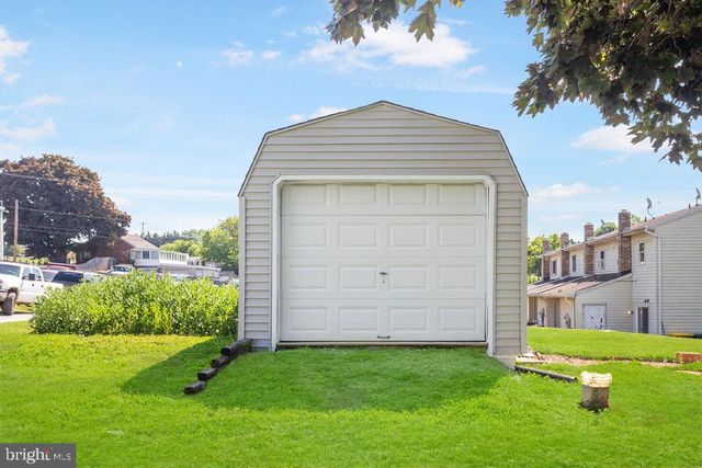 311 E LANCASTER ST, Red Lion, PA 17356
