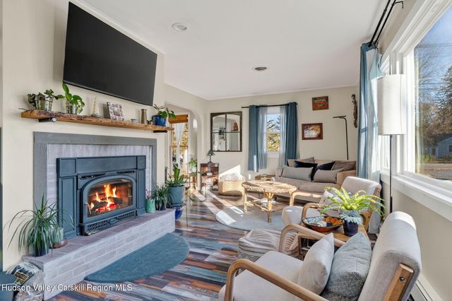 15 Closs Drive, Rhinebeck, NY 12572