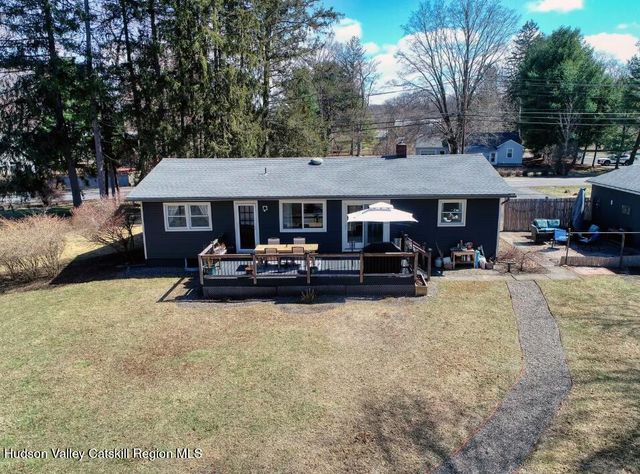 15 Closs Drive, Rhinebeck, NY 12572