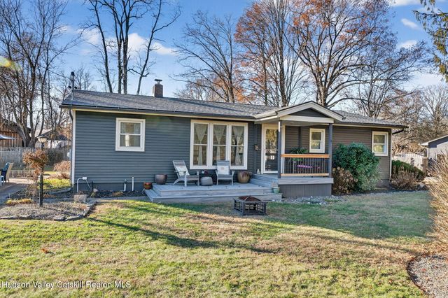 15 Closs Drive, Rhinebeck, NY 12572