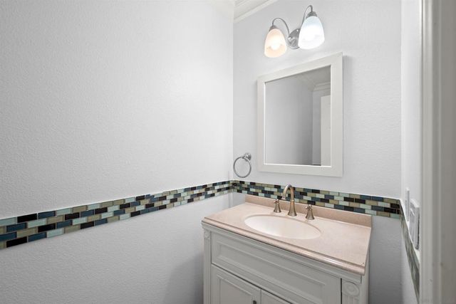 6369 Avenida De Las Vistas 4, San Diego, CA 92154