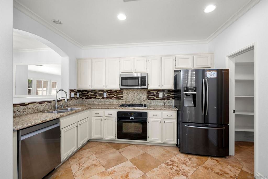 6369 Avenida De Las Vistas 4, San Diego, CA 92154
